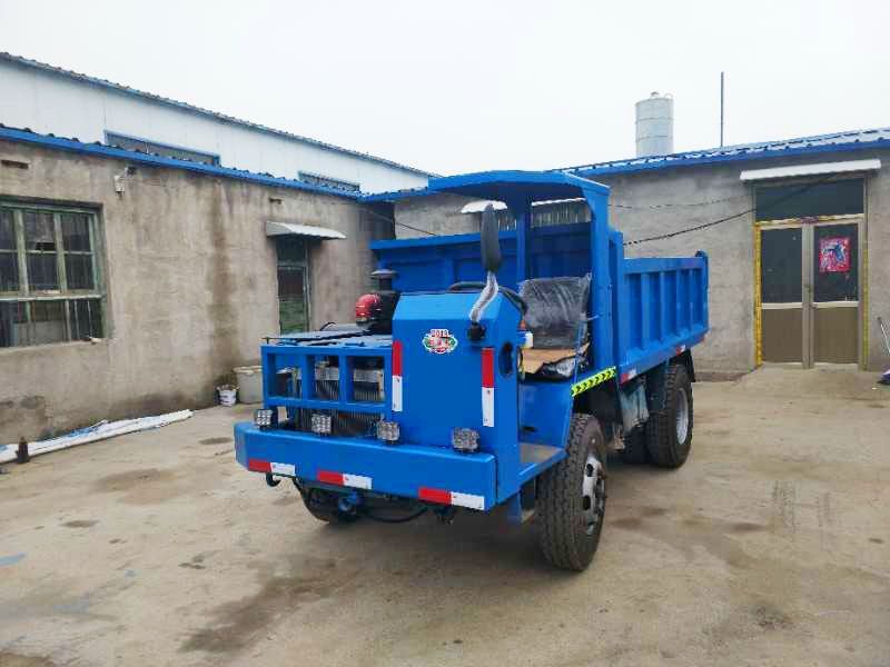 12吨矿用运输车