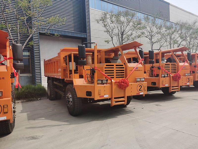 20吨矿用运输车